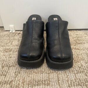 Steve Madden Black Leather Slip-On Mules
